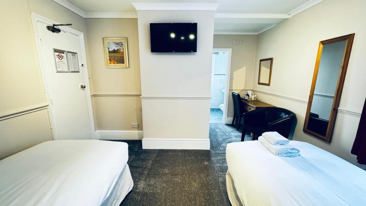 Fairlawns Guest House บันเบอรี ภายนอก รูปภาพ